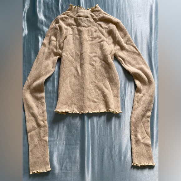 Soft Pastel Yellow Thin Spring Turtleneck with frilly details, stretchy material - Picture 3 of 5